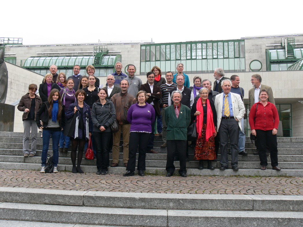 Gruppenfoto: ÖEG Fachgespraech in Salzburg, Naturwissenschaftliche Fakultät, 16.10.2010 (Foto: Fritz Gusenleitner)