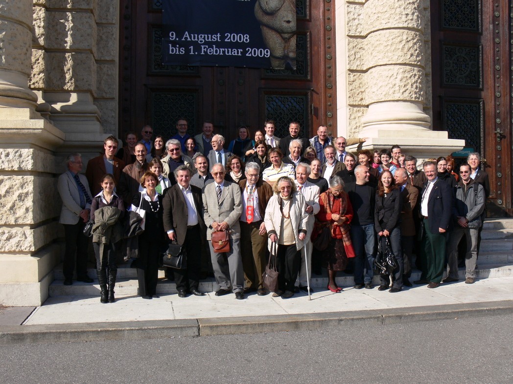 Gruppenfoto: ÖEG Fachgespraech in Wien, Naturhistorisches Museum Wien, 18.10.2008 (Foto: Fritz Gusenleitner)